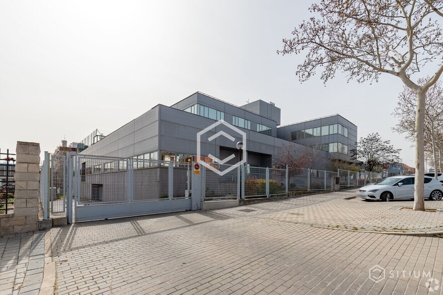 Avenida de la Industria, 37, Tres Cantos, Madrid en alquiler - Foto del edificio - Imagen 1 de 27