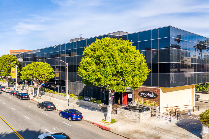 50 N La Cienega Blvd, Beverly Hills, CA en alquiler - Foto del edificio - Imagen 3 de 7