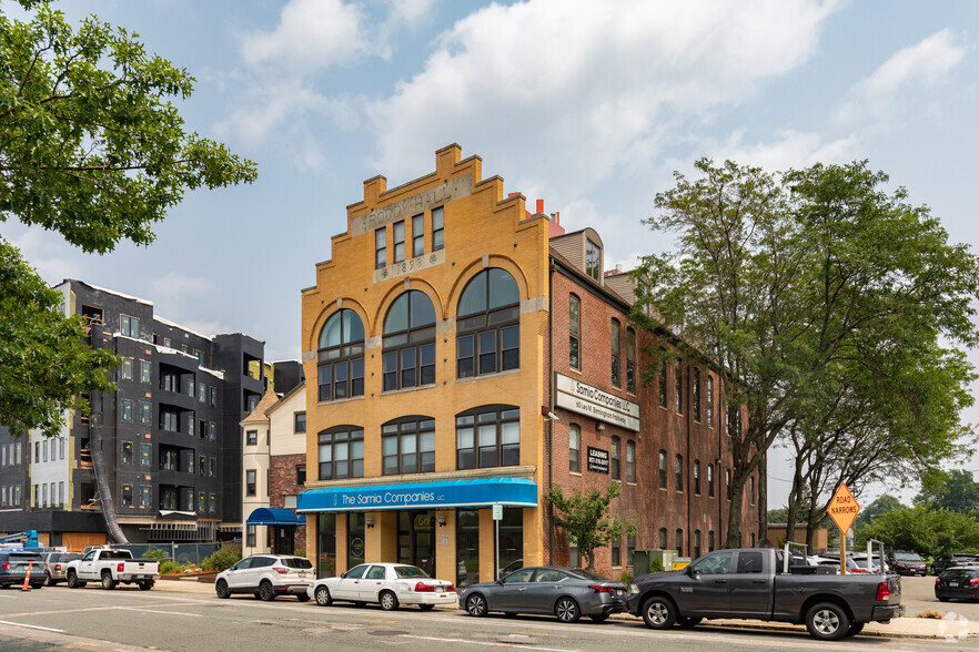 60 Leo M Birmingham Pkwy, Boston, MA en alquiler - Foto del edificio - Imagen 1 de 5