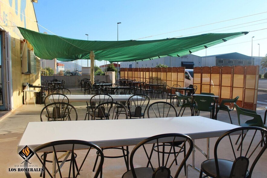 Local en Jumilla en venta - Foto del edificio - Imagen 3 de 27