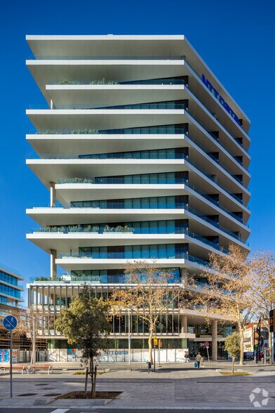Avinguda d'Icària, 213, Barcelona, Barcelona en alquiler - Foto del edificio - Imagen 2 de 12