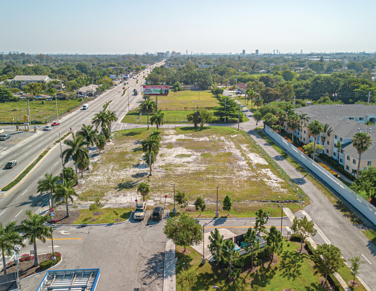 2160 NW 79th St, Miami, FL en alquiler - Foto del edificio - Imagen 2 de 10