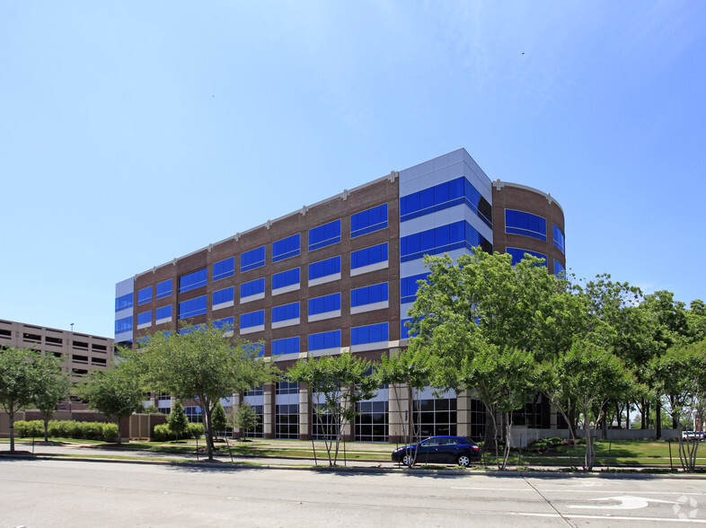 2245 Texas Dr, Sugar Land, TX en alquiler - Foto del edificio - Imagen 2 de 9