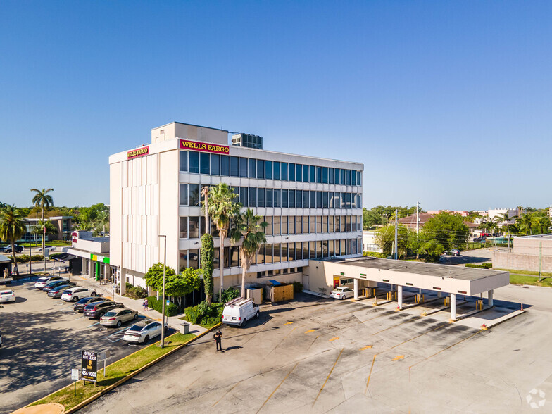 3325 Hollywood Blvd, Hollywood, FL en alquiler - Foto del edificio - Imagen 3 de 8