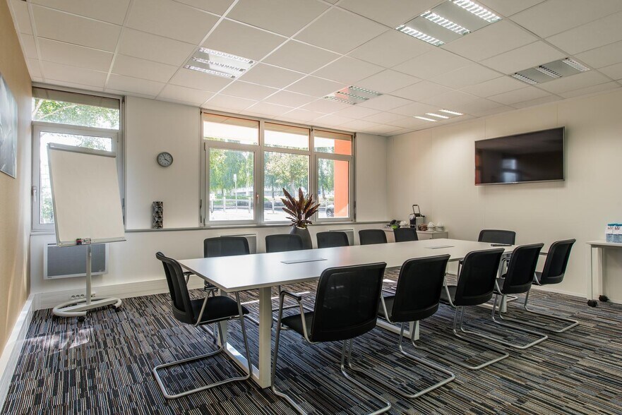 1 Rue Du Commandant Mouchotte, Paray-Vieille-Poste en alquiler - Foto del interior - Imagen 1 de 20