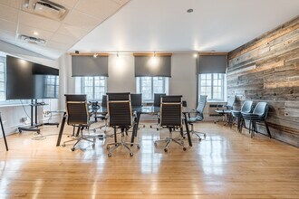 32 Rue Saint-Charles, Longueuil, QC en alquiler Foto del interior- Imagen 1 de 17