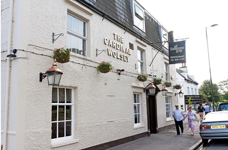 Hampton Court Rd, East Molesey en venta Foto del edificio- Imagen 1 de 2