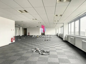 1 Avenue De Westphalie, Montigny-le-Bretonneux en alquiler Foto del edificio- Imagen 2 de 4