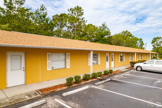 4100-4140 Lamson Ave, Spring Hill, FL en alquiler Foto del edificio- Imagen 1 de 3