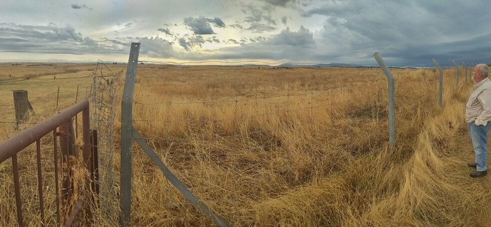 Terreno en Sierra de Fuentes, Cáceres en venta - Foto del edificio - Imagen 3 de 3