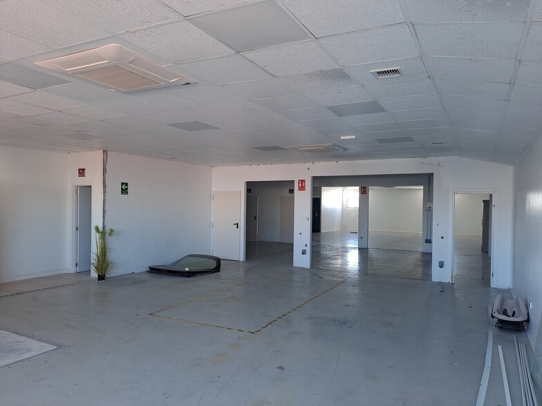 Nave en Alcorcón, Madrid en venta - Foto del edificio - Imagen 3 de 9