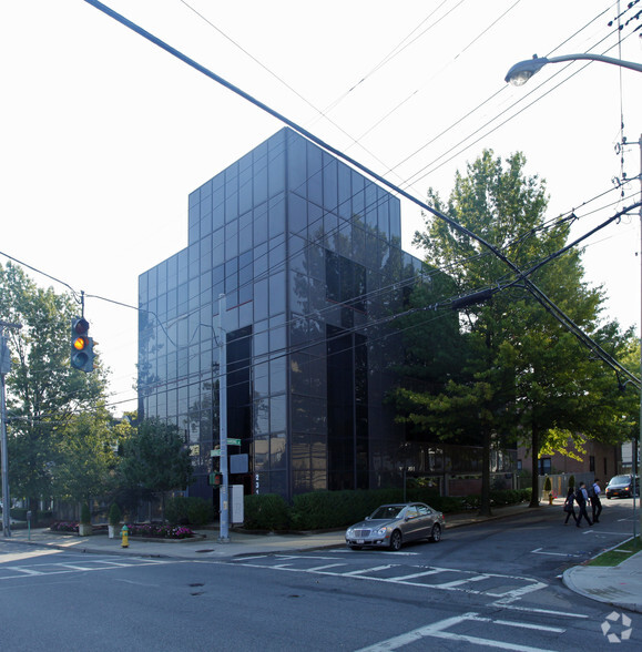 231 Central Ave, White Plains, NY en alquiler - Foto del edificio - Imagen 1 de 9