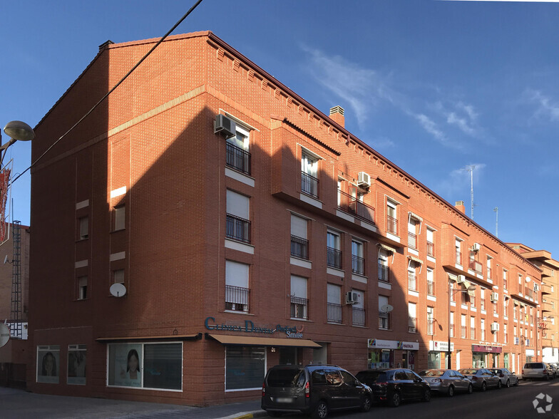 Calle Cuenca, 14, Azuqueca de Henares, Guadalajara en alquiler - Foto del edificio - Imagen 2 de 2