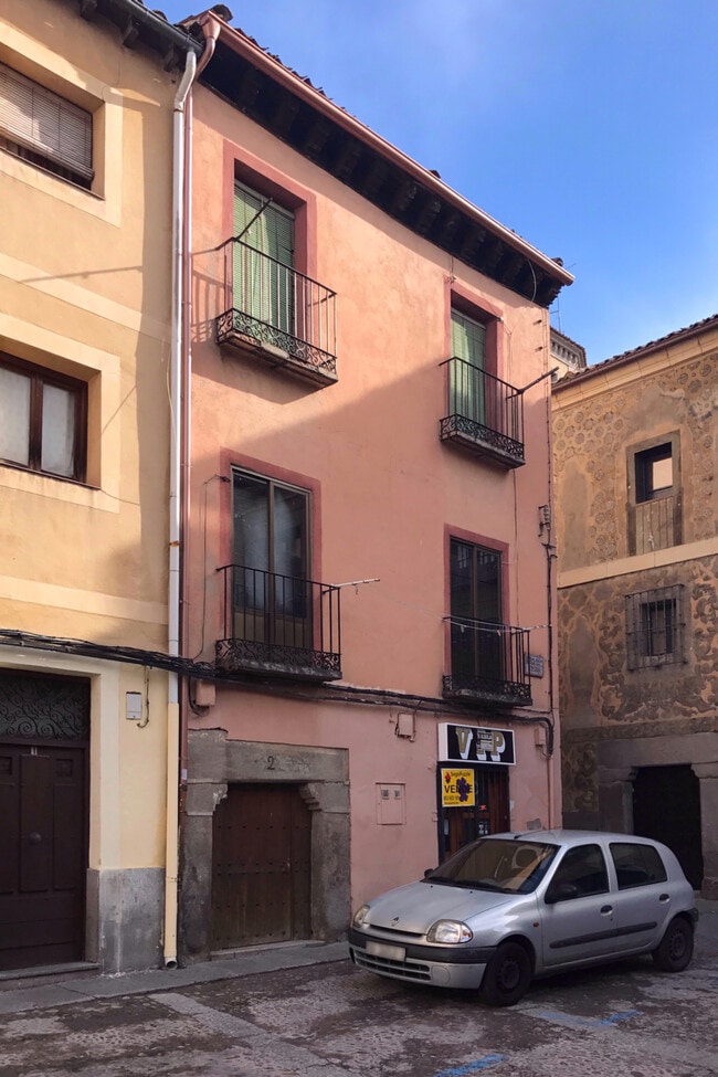 Más detalles de Plaza Tierra, 2, Segovia - Edificio residencial​ en venta