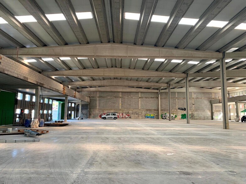 Nave en San Agustín del Guadalix, Madrid en alquiler - Foto del edificio - Imagen 2 de 11