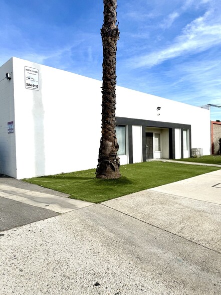 20361 Prairie St, Chatsworth, CA en alquiler - Foto del edificio - Imagen 1 de 5