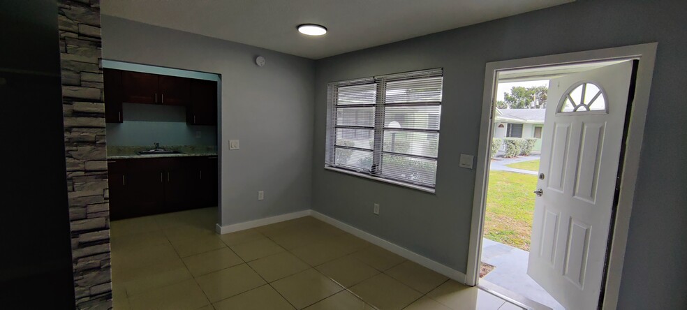 7221 Venetian St, Miramar, FL en venta - Foto del interior - Imagen 3 de 10