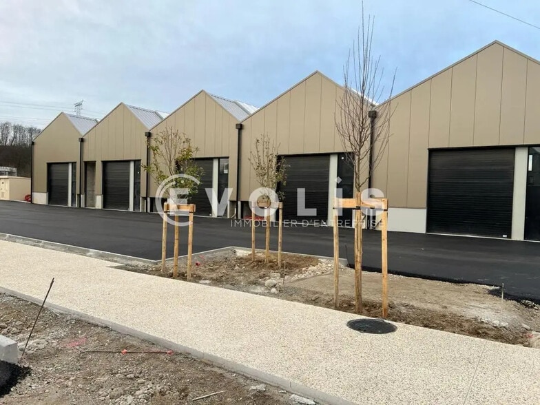 1 Route D'Heyrieux, Toussieu en venta - Foto del edificio - Imagen 2 de 16