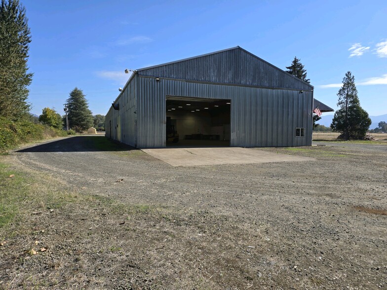 27251 Hume St, Brownsville, OR en alquiler - Foto del edificio - Imagen 3 de 27