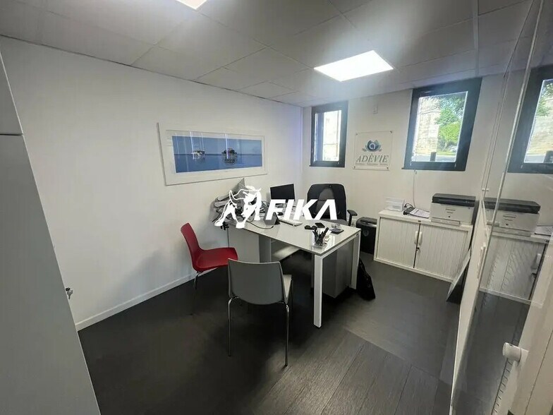 Local en Saint-Médard-en-Jalles en venta - Foto del edificio - Imagen 3 de 12