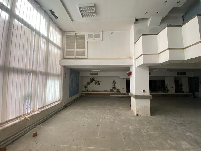 Más detalles de Calle Badalona, 6/8, Cáceres - Local en venta