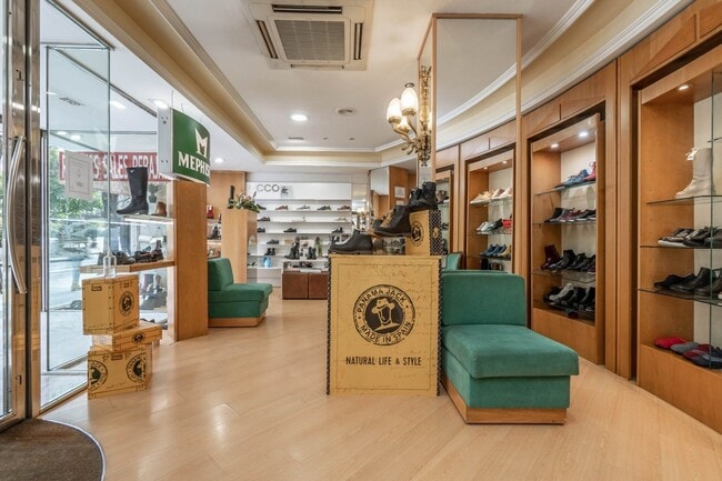 Más detalles de Avenida Constitución, 25, Granada - Local en venta