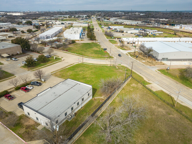 802 Office Park Cir, Lewisville, TX en venta - Foto del edificio - Imagen 3 de 6