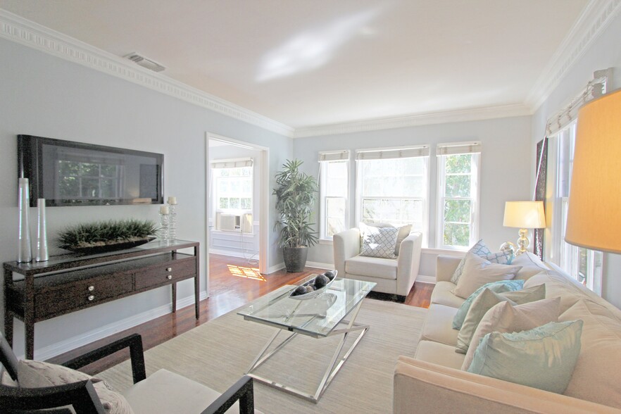 342 N Oakhurst Dr, Beverly Hills, CA en venta - Foto del edificio - Imagen 3 de 12