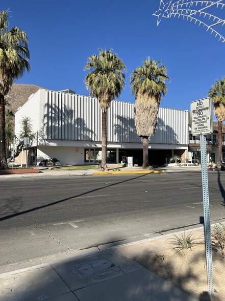 383 S Palm Canyon Dr, Palm Springs, CA en alquiler - Foto del edificio - Imagen 1 de 30