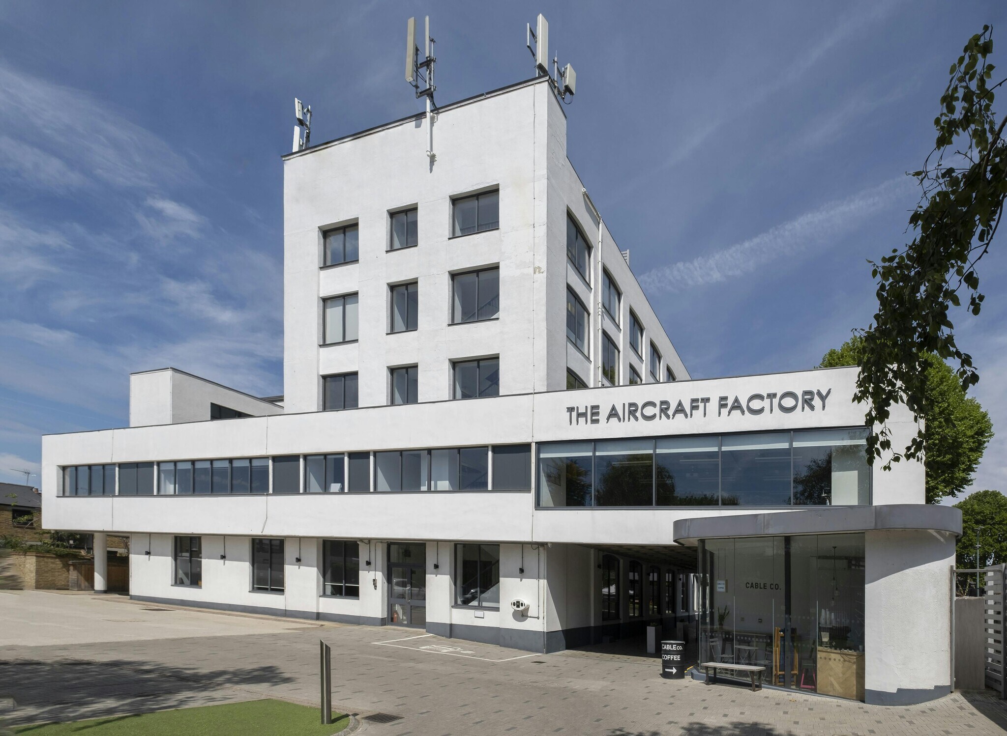 100 Cambridge Grove, London en alquiler Foto del edificio- Imagen 1 de 27