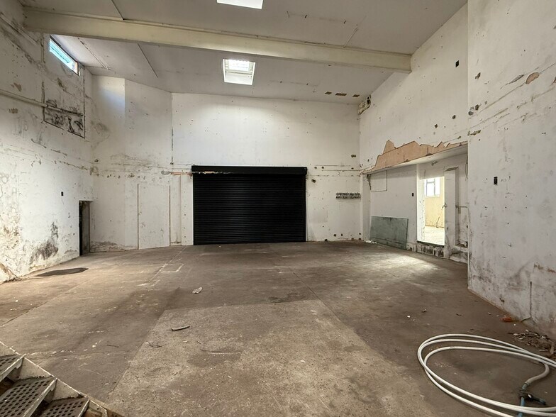 302 Canterbury St, Gillingham en venta - Foto del edificio - Imagen 3 de 18