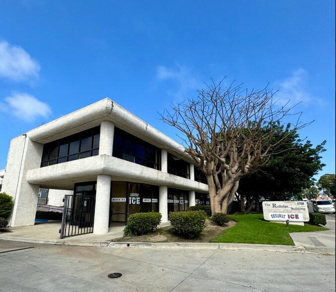 1705 Donlon St, Ventura, CA en alquiler - Foto del edificio - Imagen 2 de 15