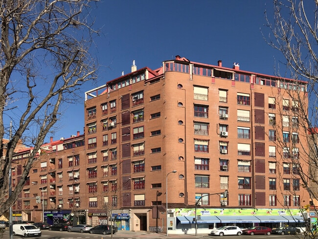 Más detalles de Calle de Arganda, 39, Madrid - Local en alquiler