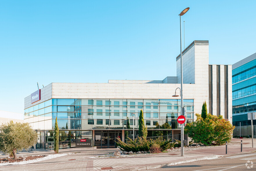 Avenida De Bruselas, 31, Alcobendas, Madrid en alquiler - Foto del edificio - Imagen 3 de 3