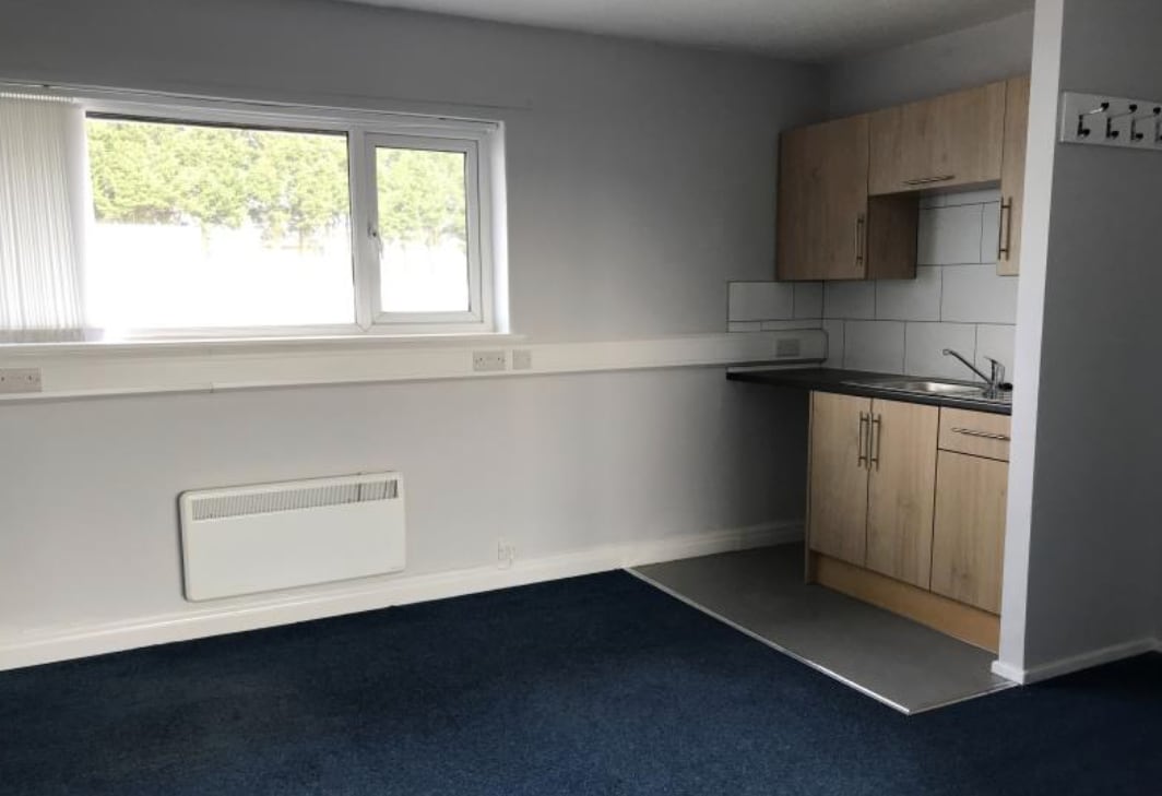 400-402 Chaddock Ln, Manchester en alquiler Foto del interior- Imagen 1 de 3