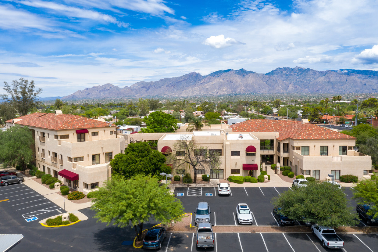 1661 N Swan Rd, Tucson, AZ en alquiler Foto del edificio- Imagen 1 de 5