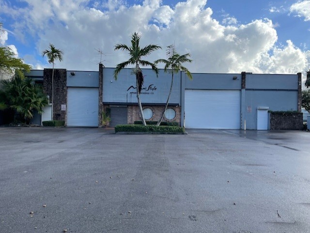 7480 NW 52nd St, Miami, FL en venta - Foto del edificio - Imagen 1 de 17