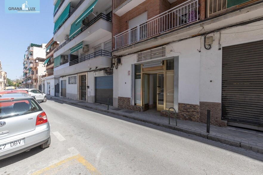 Local en Granada en venta - Foto del edificio - Imagen 2 de 27