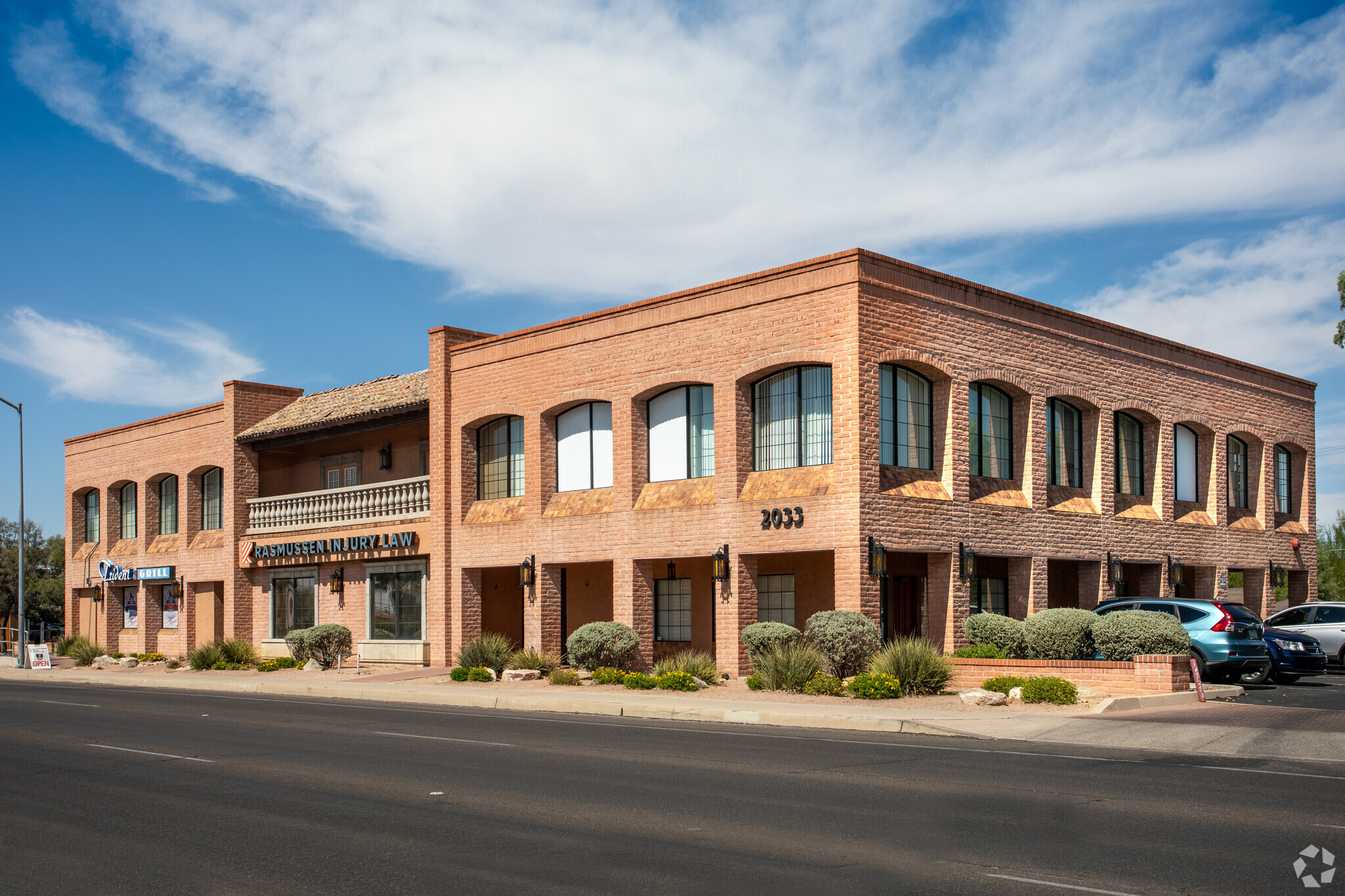 2033 E Speedway Blvd, Tucson, AZ en venta Foto del edificio- Imagen 1 de 3