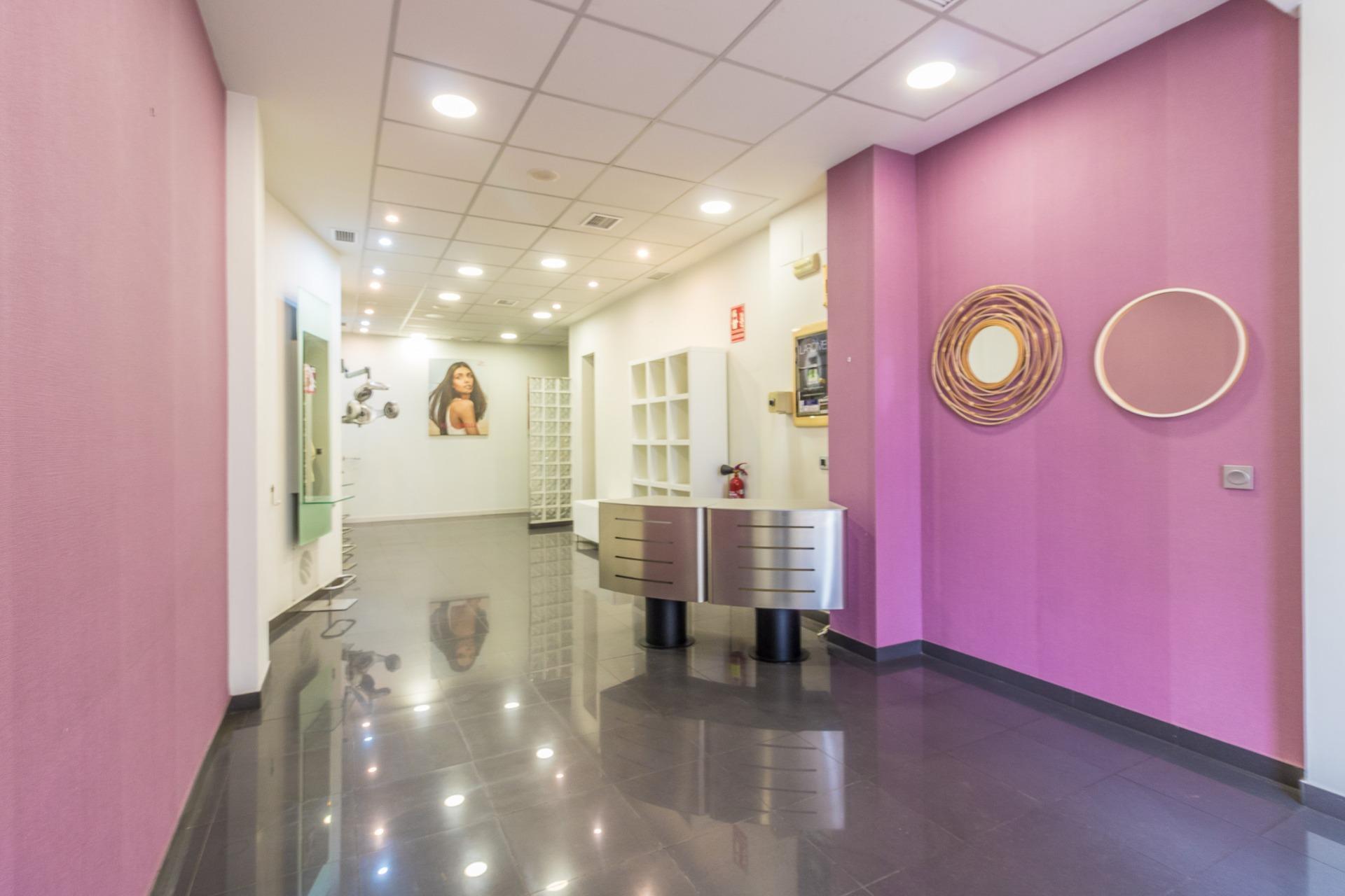 Local en L'Alcúdia en venta Foto del edificio- Imagen 1 de 28