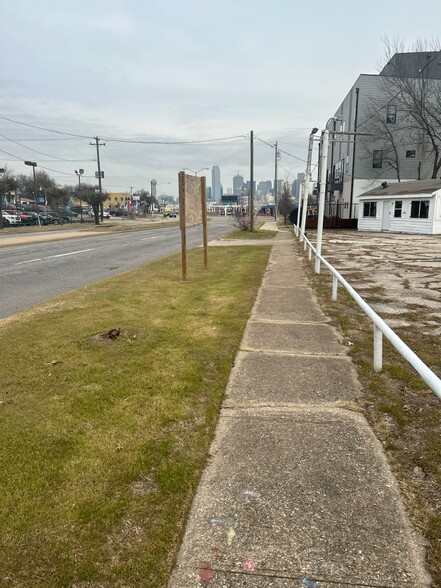 932 E Jefferson Blvd, Dallas, TX en alquiler - Foto del edificio - Imagen 1 de 5