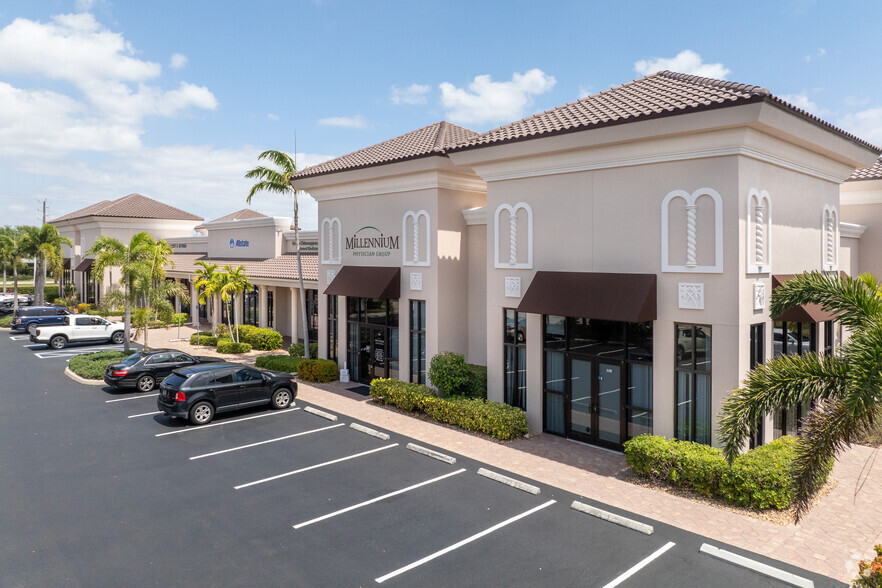 9671 Gladiolus Dr, Fort Myers, FL en alquiler - Foto del edificio - Imagen 1 de 5