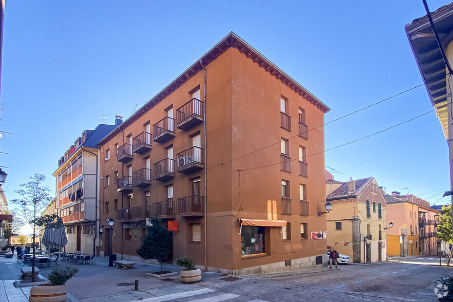 Calle Ventura Rodríguez, 1, San Lorenzo de El Escorial, Madrid en venta - Foto del edificio - Imagen 2 de 2