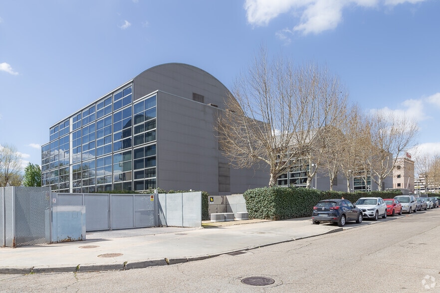 Calle Antonio Suárez, 10, Alcalá de Henares, Madrid en alquiler - Foto del edificio - Imagen 3 de 3
