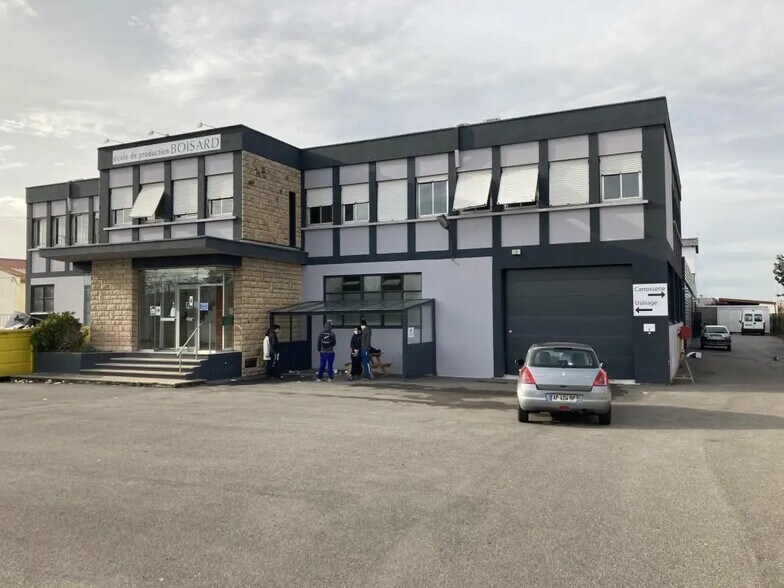 34-36 Avenue Des Bruyères, Décines-Charpieu en alquiler - Foto del edificio - Imagen 1 de 17