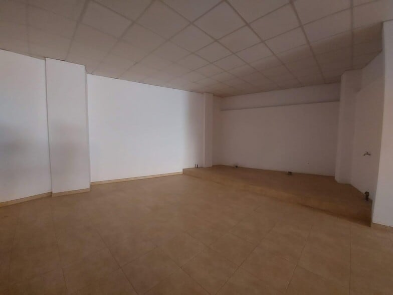 Local en El Ejido, Almería en alquiler - Foto del edificio - Imagen 3 de 8