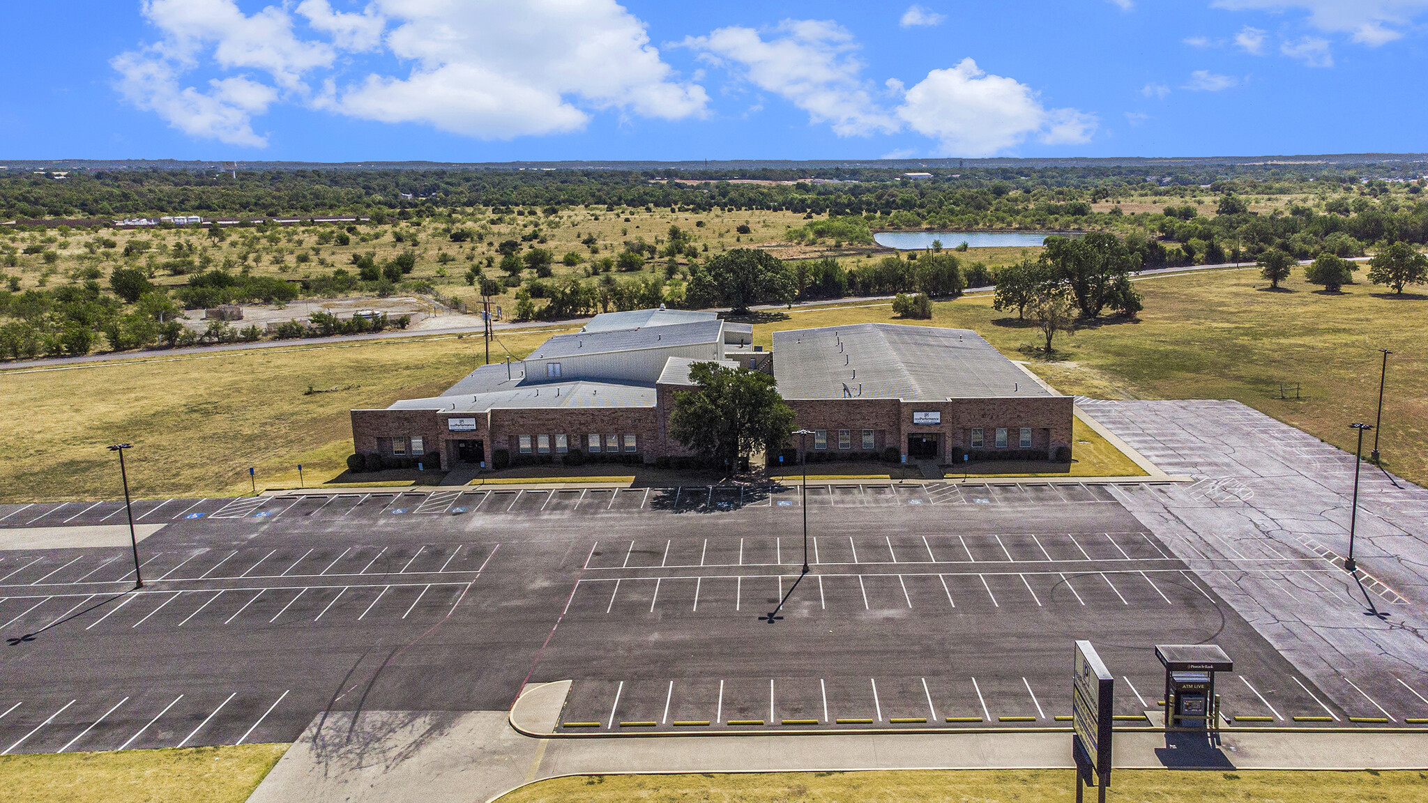 1014 N Nolan River Rd, Cleburne, TX en venta Foto del edificio- Imagen 1 de 28