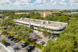 14261 Commerce Way, Miami Lakes, FL - vista aérea  vista de mapa - Image1