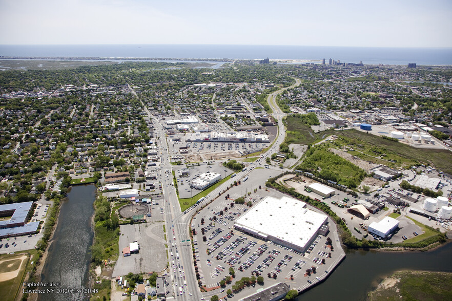 343 Rockaway Tpke, Lawrence, NY en alquiler - Foto del edificio - Imagen 1 de 1