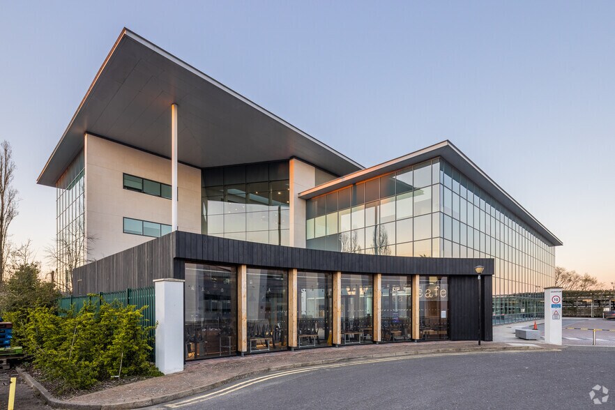 60 Norden Rd, Maidenhead en alquiler - Foto del edificio - Imagen 3 de 14